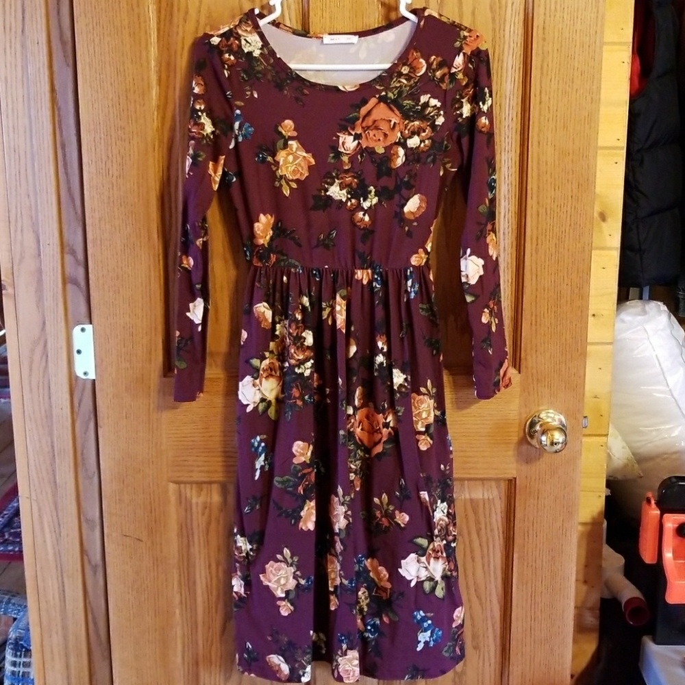 Burgundy floral long sleeve midi dress
